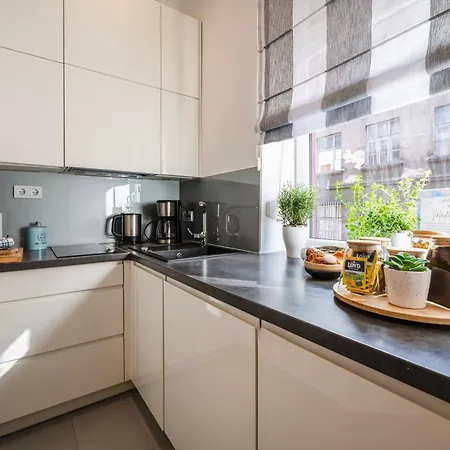 Mediolan Parking Gratis Moxy Te&am Cracow * Krakov